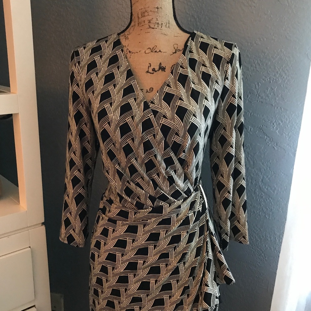 WHBM 3/4 SLEEVE GEO PRINT TULIP WRAP DRESS sz 12